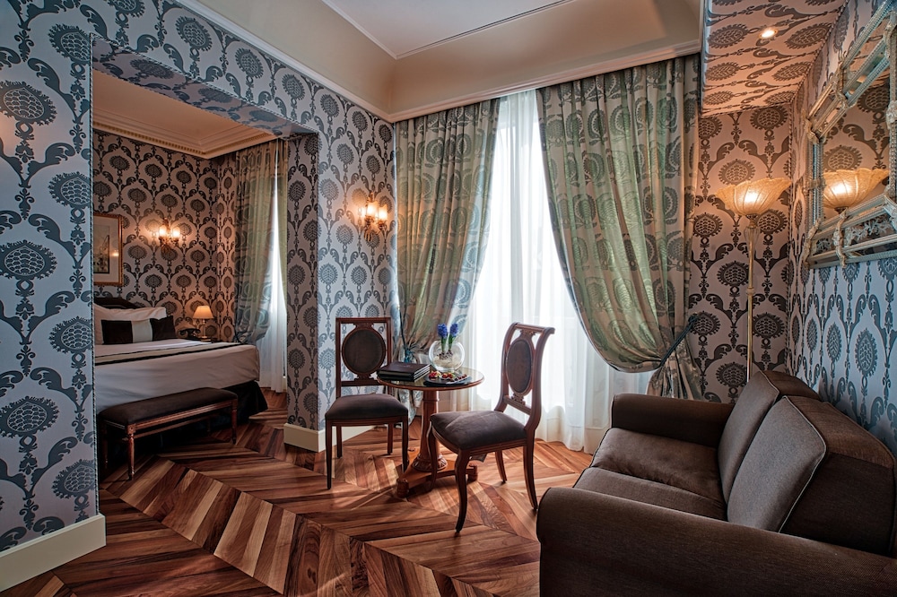 Londra Palace Venezia — Hotel rooms in Venice, Veneto
