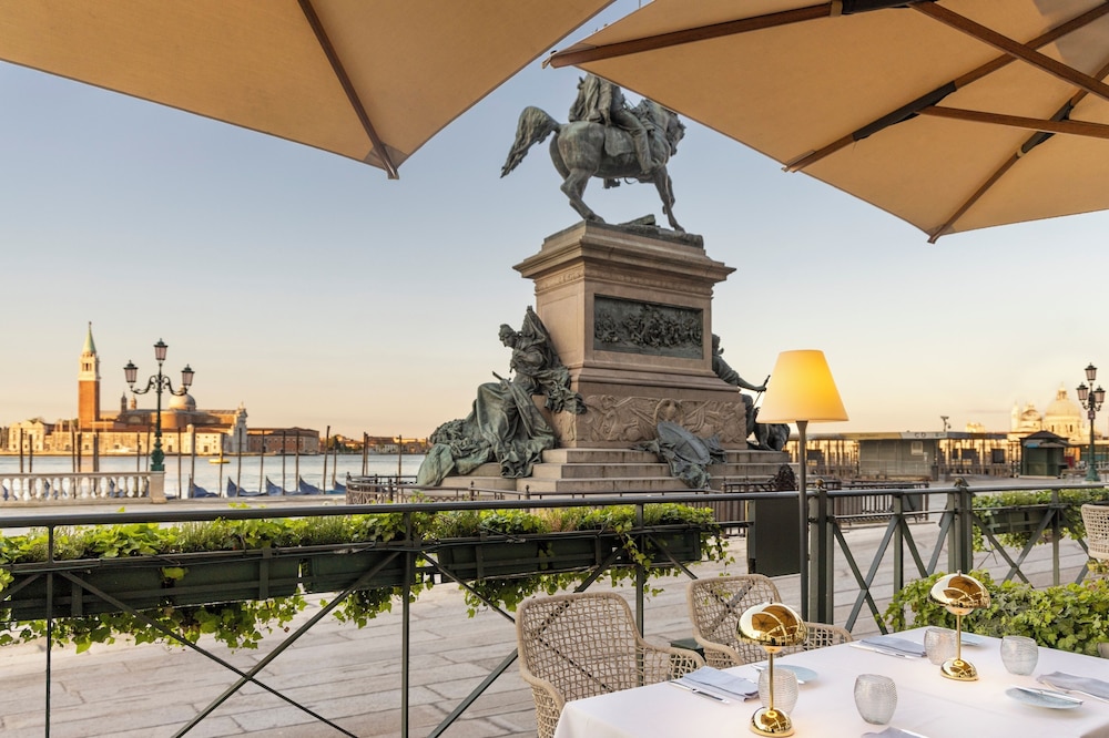 Londra Palace Venezia — Restaurant & bars in Venice, Veneto