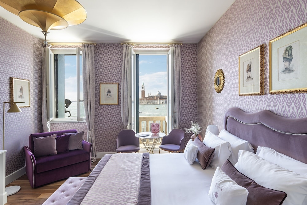 Londra Palace Venezia — Hotel rooms in Venice, Veneto
