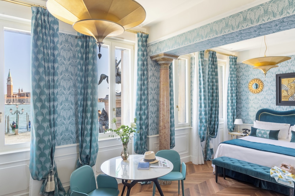 Londra Palace Venezia — Hotel rooms in Venice, Veneto