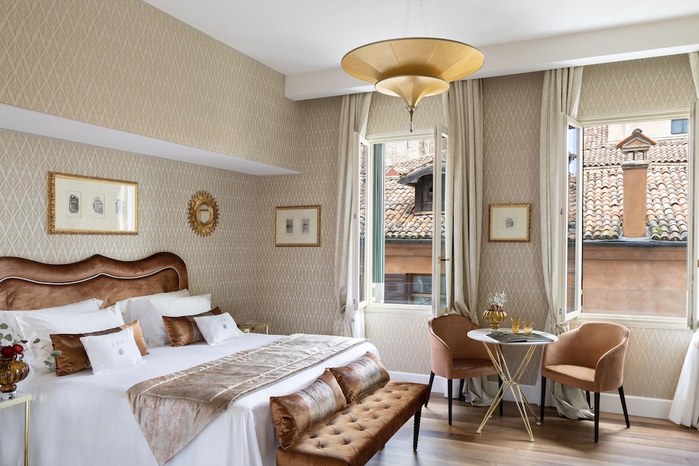 Londra Palace Venezia — Hotel rooms in Venice, Veneto