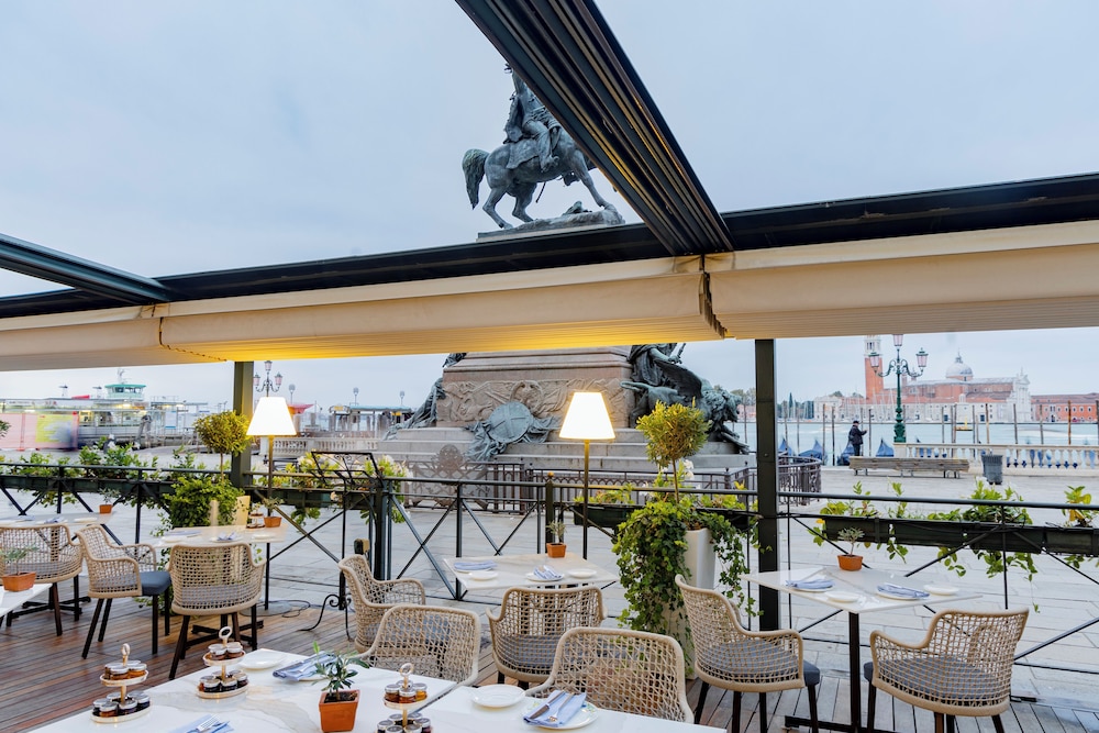 Londra Palace Venezia — Restaurant & bars in Venice, Veneto