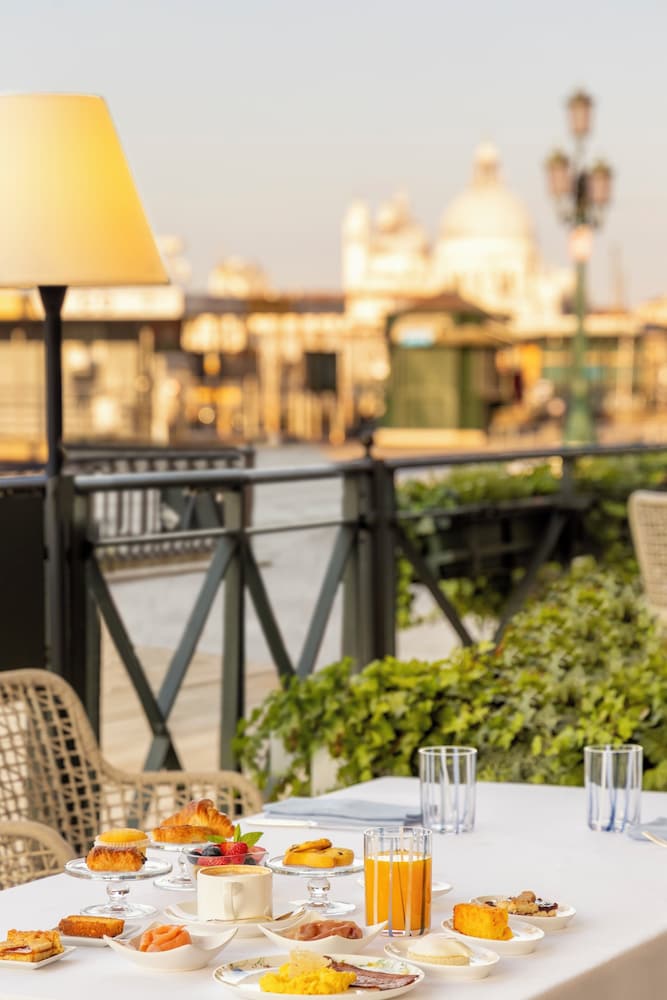 Londra Palace Venezia — Restaurant & bars in Venice, Veneto