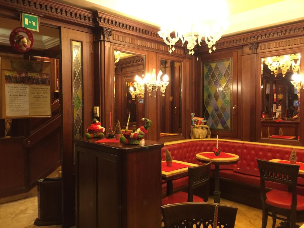 Hotel Lux — Restaurant & bars in Venice, Veneto