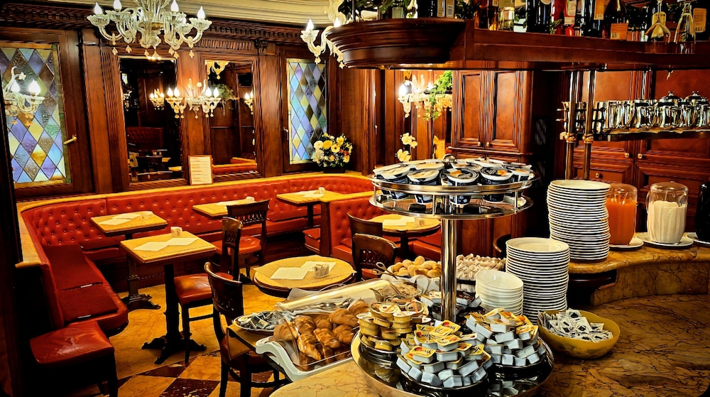 Hotel Lux — Restaurant & bars in Venice, Veneto