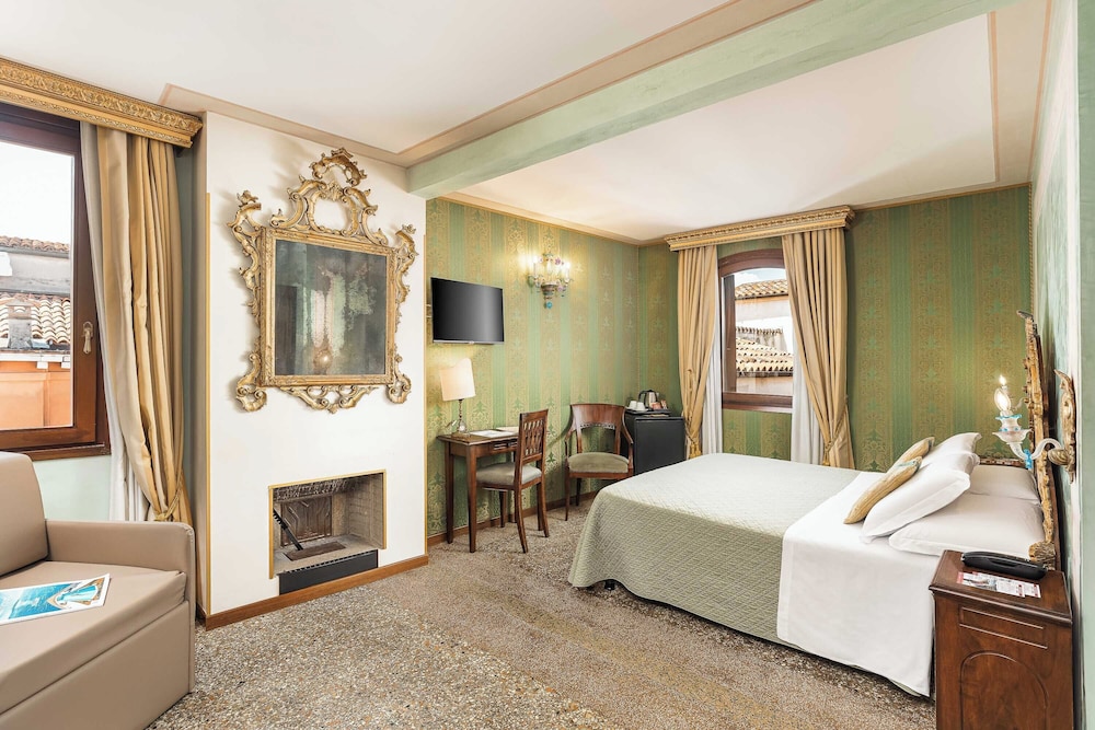 Hotel Marconi — Hotel rooms in Venice, Veneto