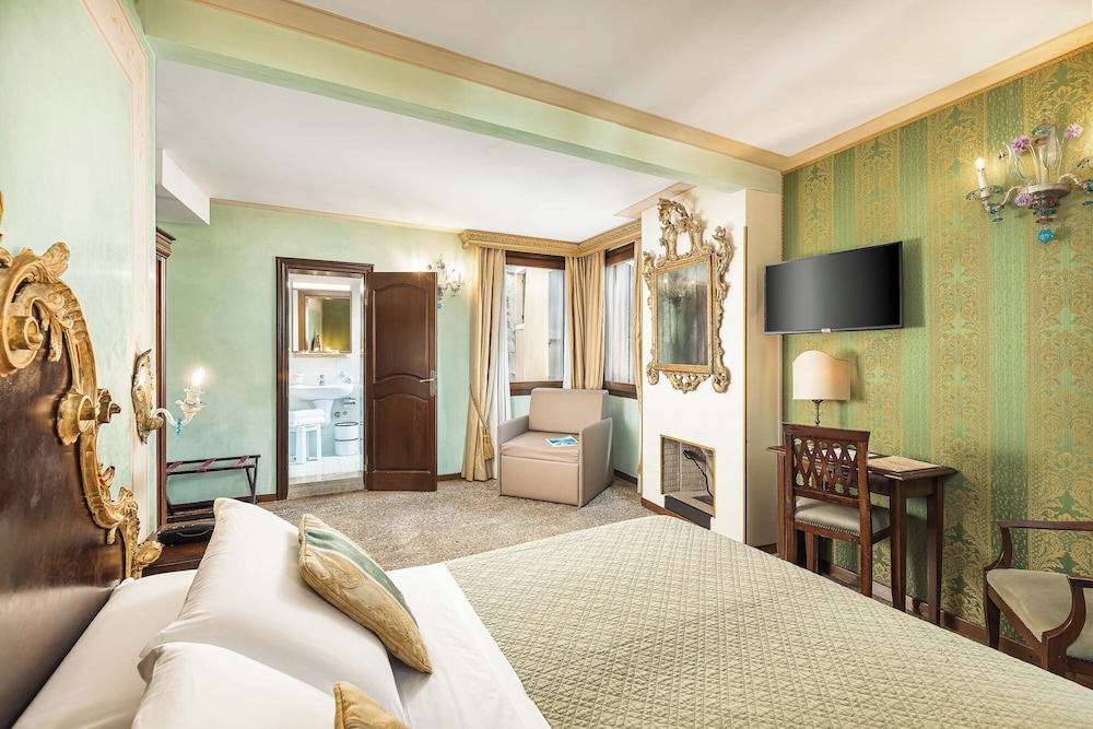 Hotel Marconi — Hotel rooms in Venice, Veneto