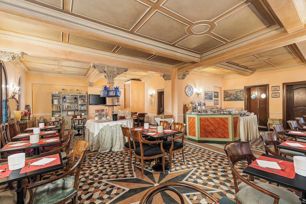 Hotel Marconi — Restaurant & bars in Venice, Veneto