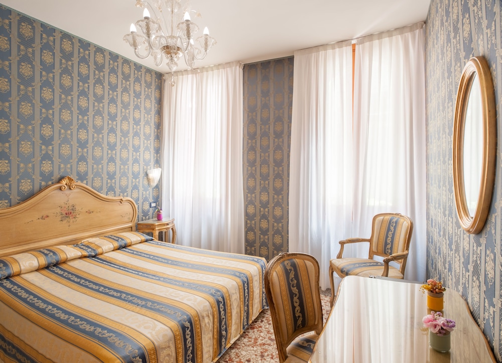 Il Mercante Di Venezia Hotel — Hotel rooms in Venice, Veneto
