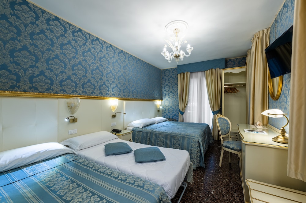 Il Mercante Di Venezia Hotel — Hotel rooms in Venice, Veneto