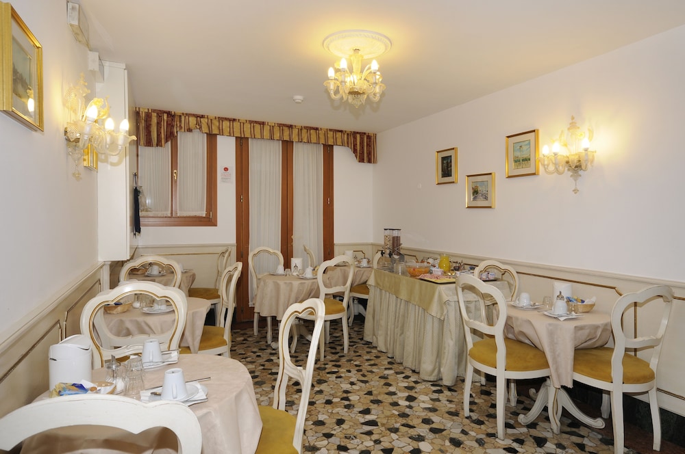 Il Mercante Di Venezia Hotel — Restaurant & bars in Venice, Veneto