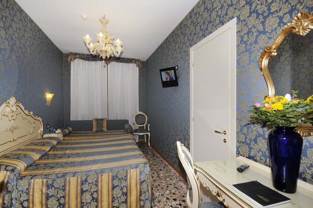 Il Mercante Di Venezia Hotel — Hotel rooms in Venice, Veneto