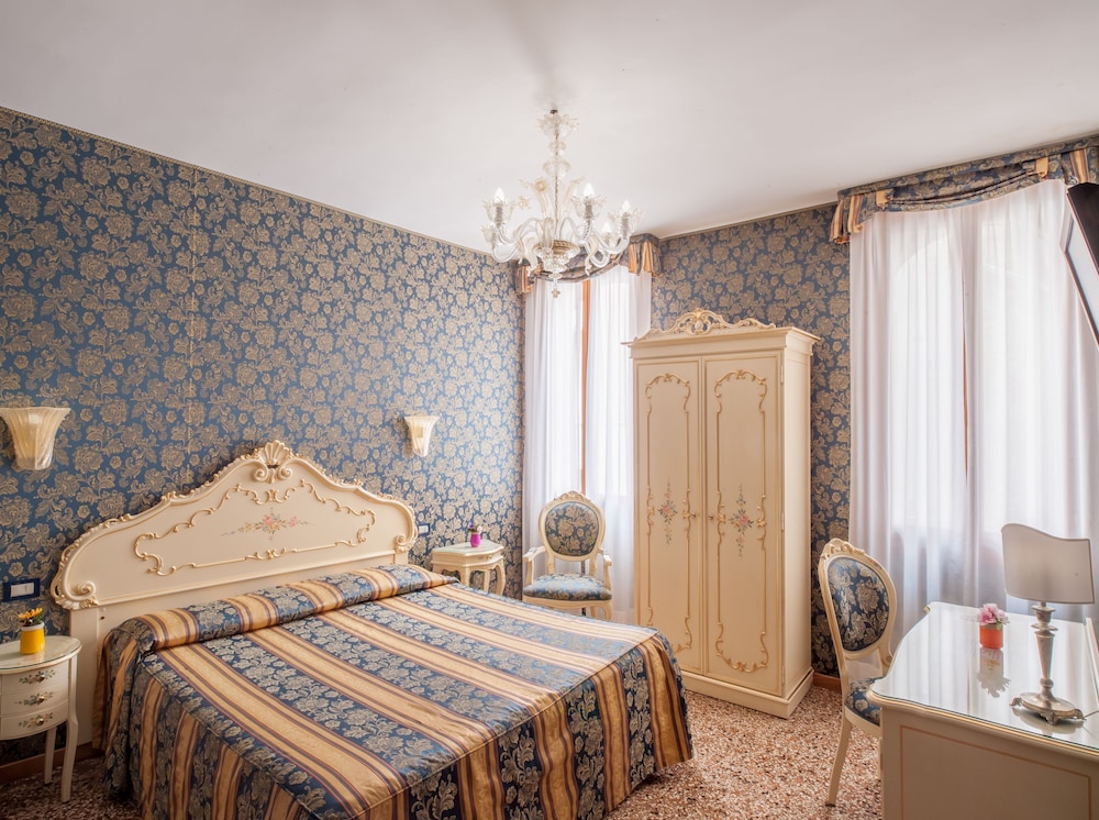 Il Mercante Di Venezia Hotel — Hotel rooms in Venice, Veneto