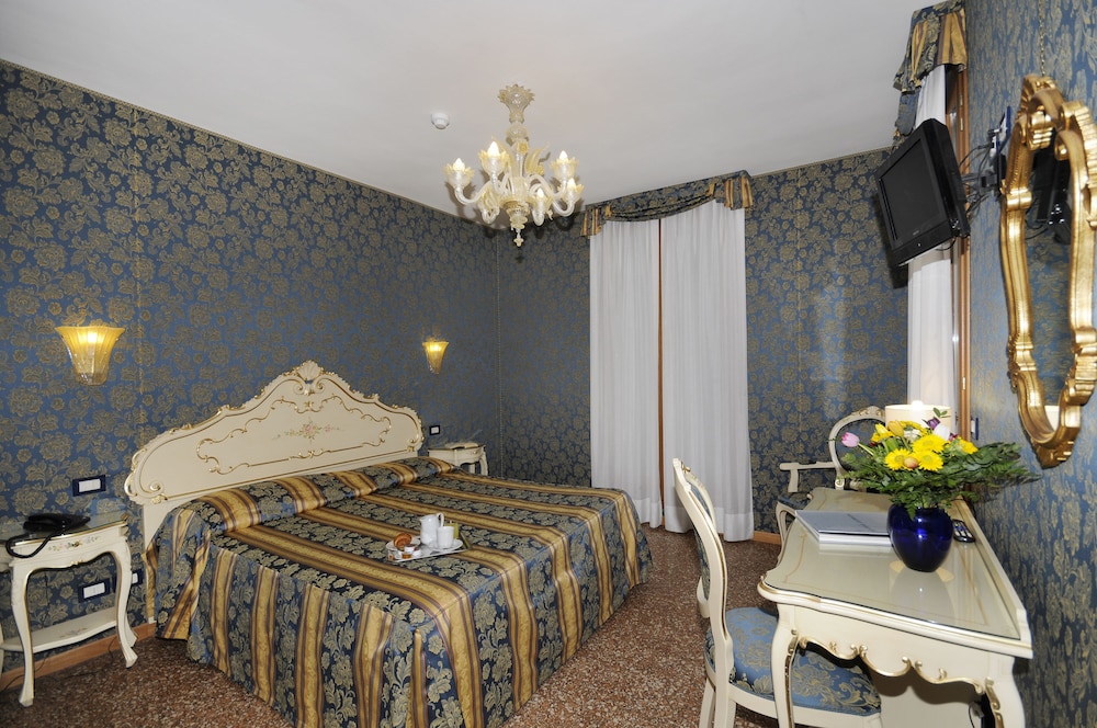 Il Mercante Di Venezia Hotel — Hotel rooms in Venice, Veneto