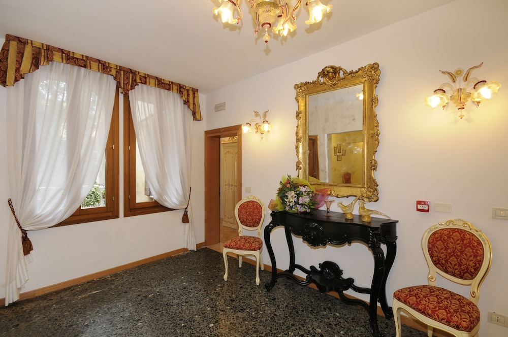 Il Mercante Di Venezia Hotel — Hotel rooms in Venice, Veneto