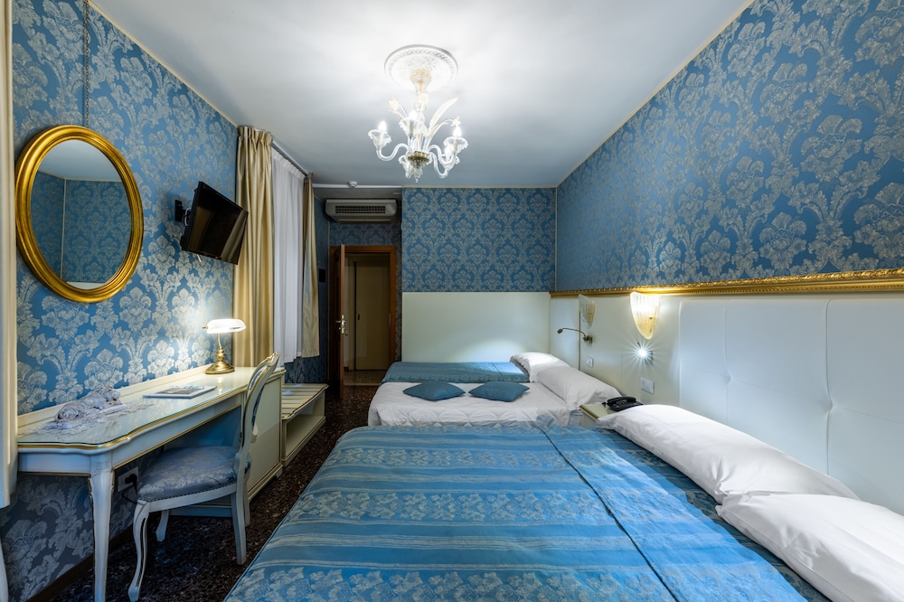Il Mercante Di Venezia Hotel — Hotel rooms in Venice, Veneto
