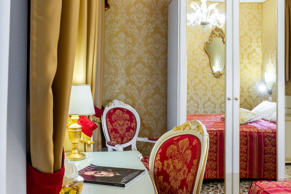 Il Mercante Di Venezia Hotel — Hotel rooms in Venice, Veneto