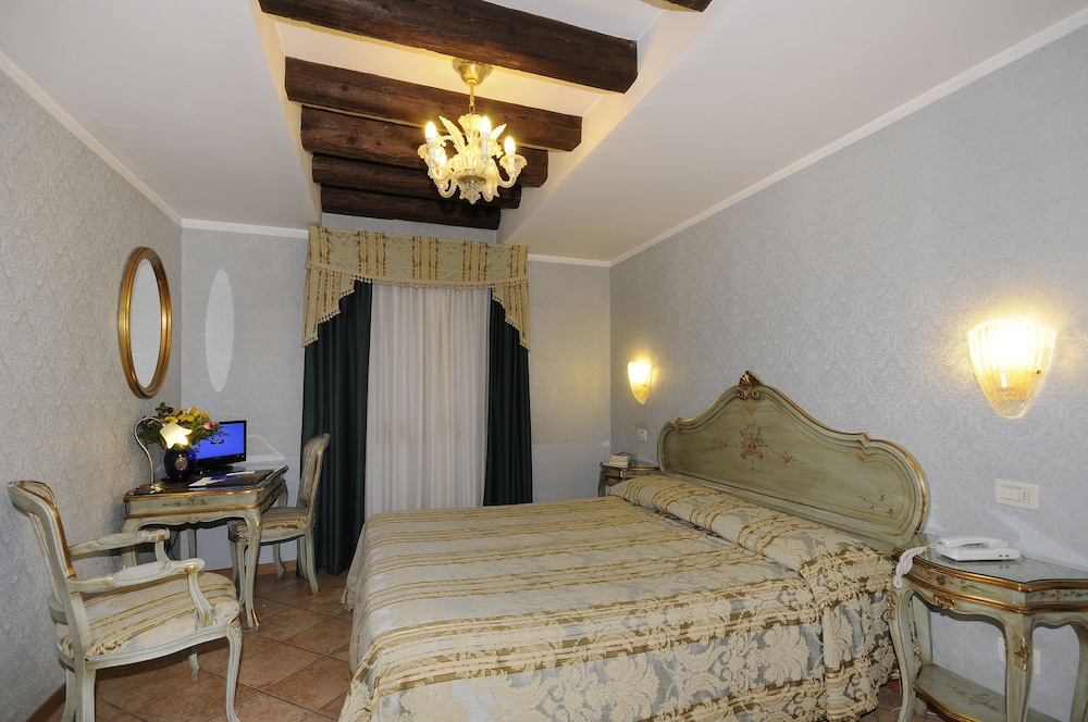 Il Mercante Di Venezia Hotel — Hotel rooms in Venice, Veneto