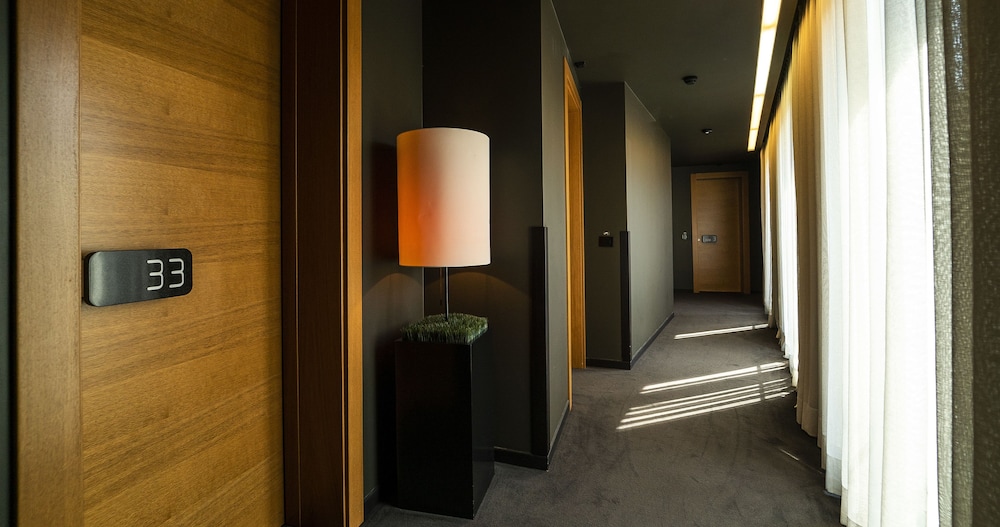 Hotel mOdus — Hotel building in Varna, Varna Region