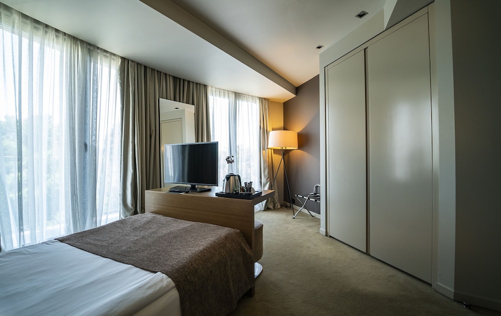 Hotel mOdus — Hotel rooms in Varna, Varna Region