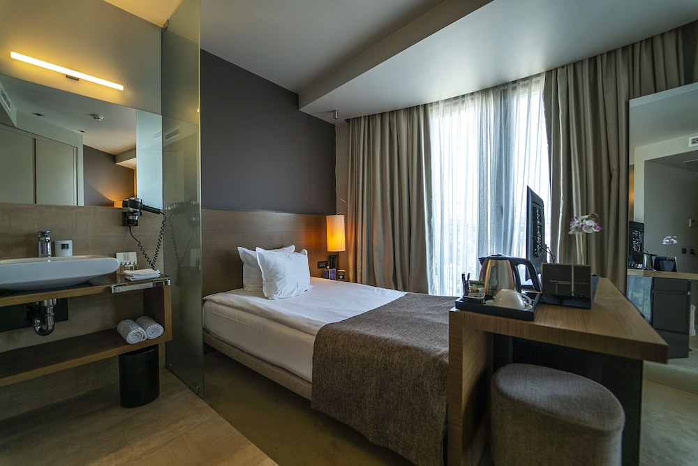 Hotel mOdus — Hotel rooms in Varna, Varna Region