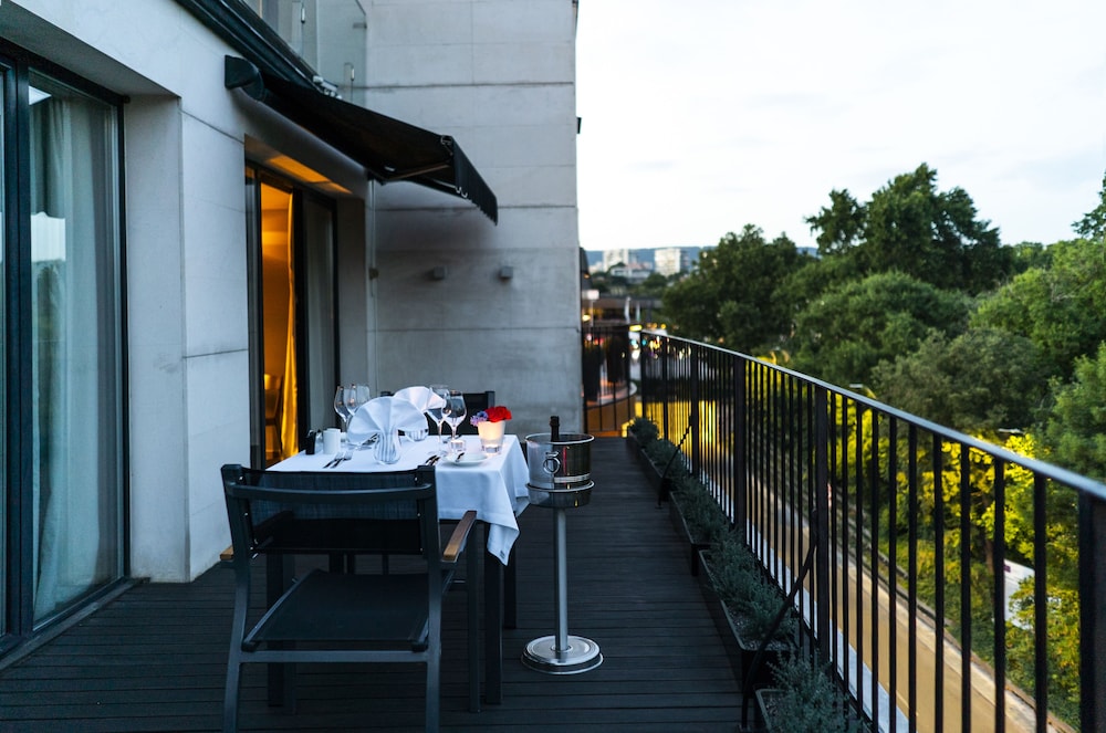 Hotel mOdus — Hotel rooms in Varna, Varna Region