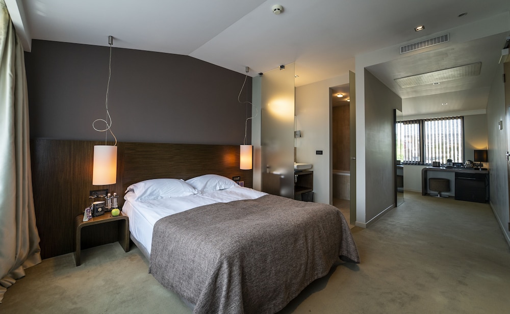 Hotel mOdus — Hotel rooms in Varna, Varna Region