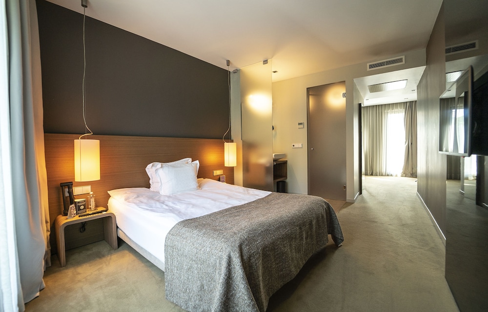Hotel mOdus — Hotel rooms in Varna, Varna Region