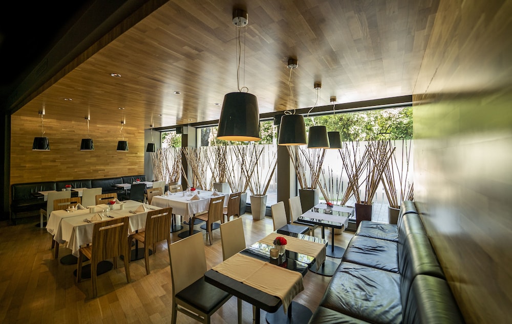Hotel mOdus — Restaurant & bars in Varna, Varna Region