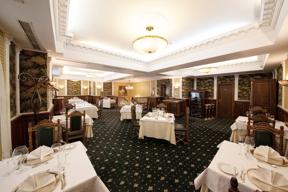 Grand Hotel London — Restaurant & bars in Varna, Varna Region