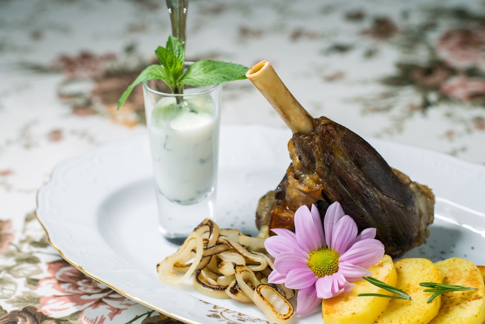 Grand Hotel London — Restaurant & bars in Varna, Varna Region