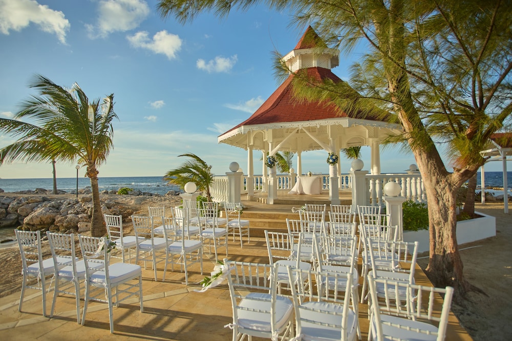 Bahia Principe Explore Jamaica - Hyatt Inclusive Collection - All Inclusive - Totally Refurbished in 2026 — Beach in Runaway Bay