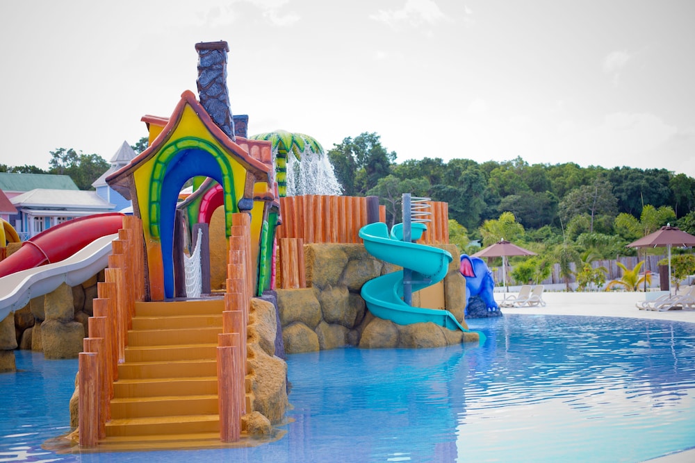 Bahia Principe Explore Jamaica - Hyatt Inclusive Collection - All Inclusive - Totally Refurbished in 2026 — Swimming pool in Runaway Bay