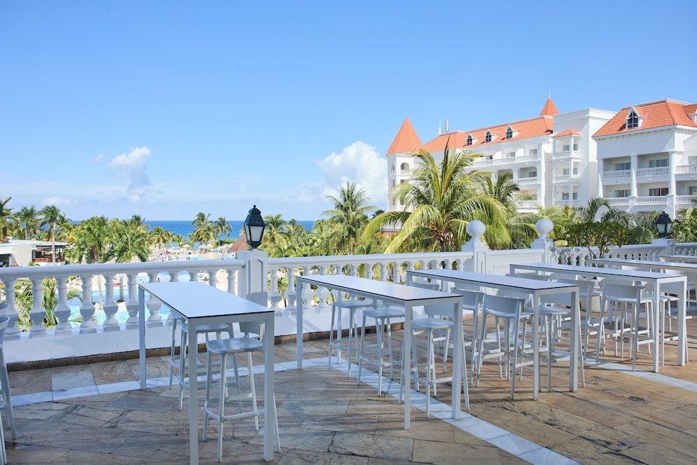 Bahia Principe Explore Jamaica - Hyatt Inclusive Collection - All Inclusive - Totally Refurbished in 2026 — Restaurant & bars in Runaway Bay
