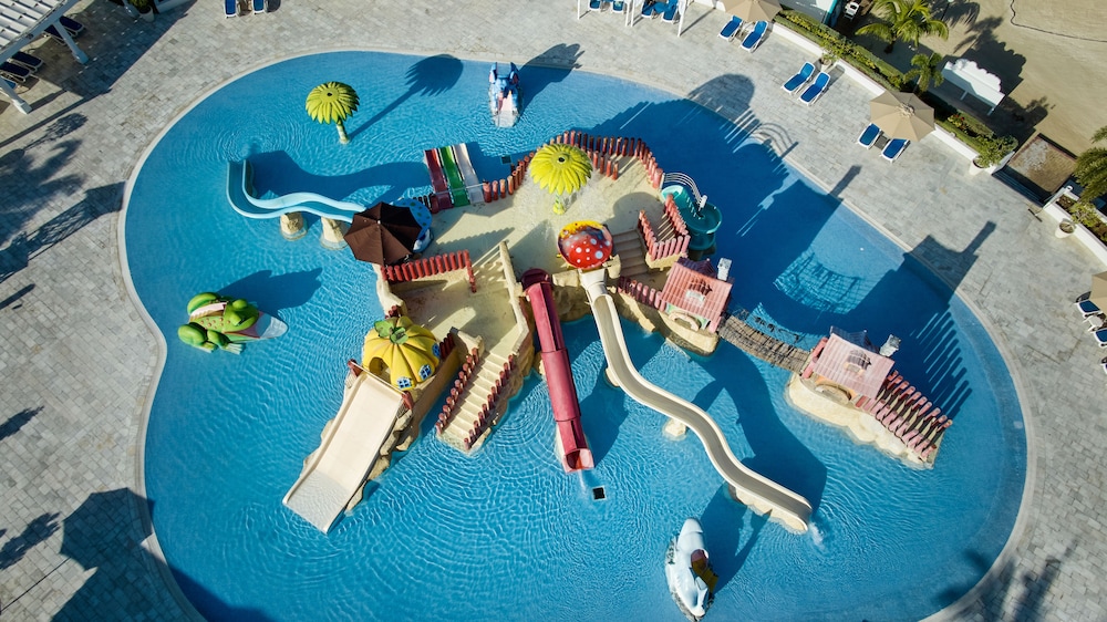Bahia Principe Explore Jamaica - Hyatt Inclusive Collection - All Inclusive - Totally Refurbished in 2026 — Swimming pool in Runaway Bay