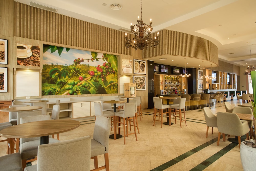 Bahia Principe Explore Jamaica - Hyatt Inclusive Collection - All Inclusive - Totally Refurbished in 2026 — Restaurant & bars in Runaway Bay