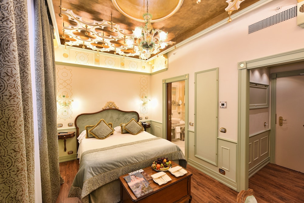 Hotel Monaco & Grand Canal — Hotel rooms in Venice, Veneto