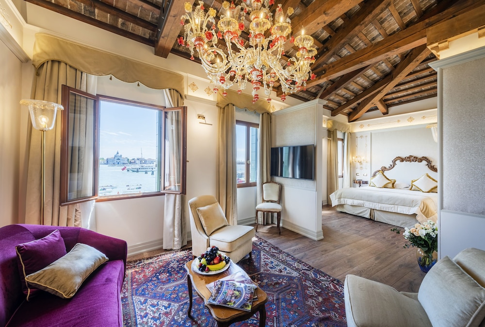 Hotel Monaco & Grand Canal — Hotel rooms in Venice, Veneto