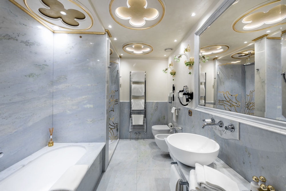 Hotel Monaco & Grand Canal — Hotel rooms in Venice, Veneto