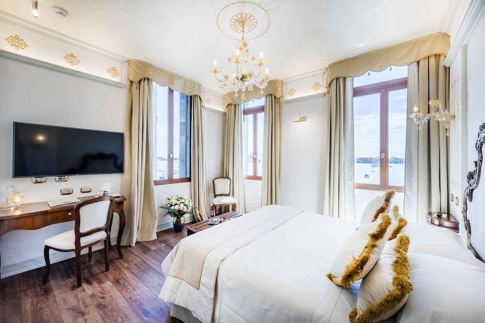 Hotel Monaco & Grand Canal - zdjęcie 3