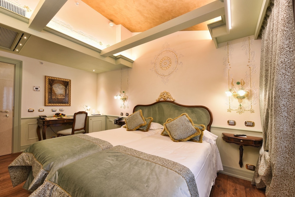 Hotel Monaco & Grand Canal — Hotel rooms in Venice, Veneto