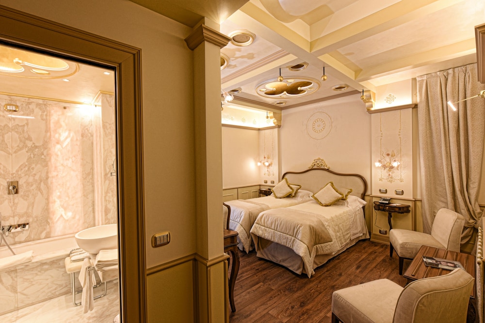Hotel Monaco & Grand Canal — Hotel rooms in Venice, Veneto