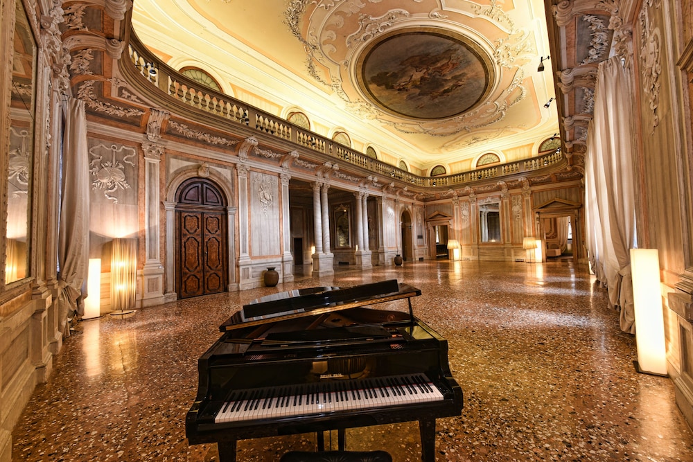 Hotel Monaco & Grand Canal — Hotel building in Venice, Veneto