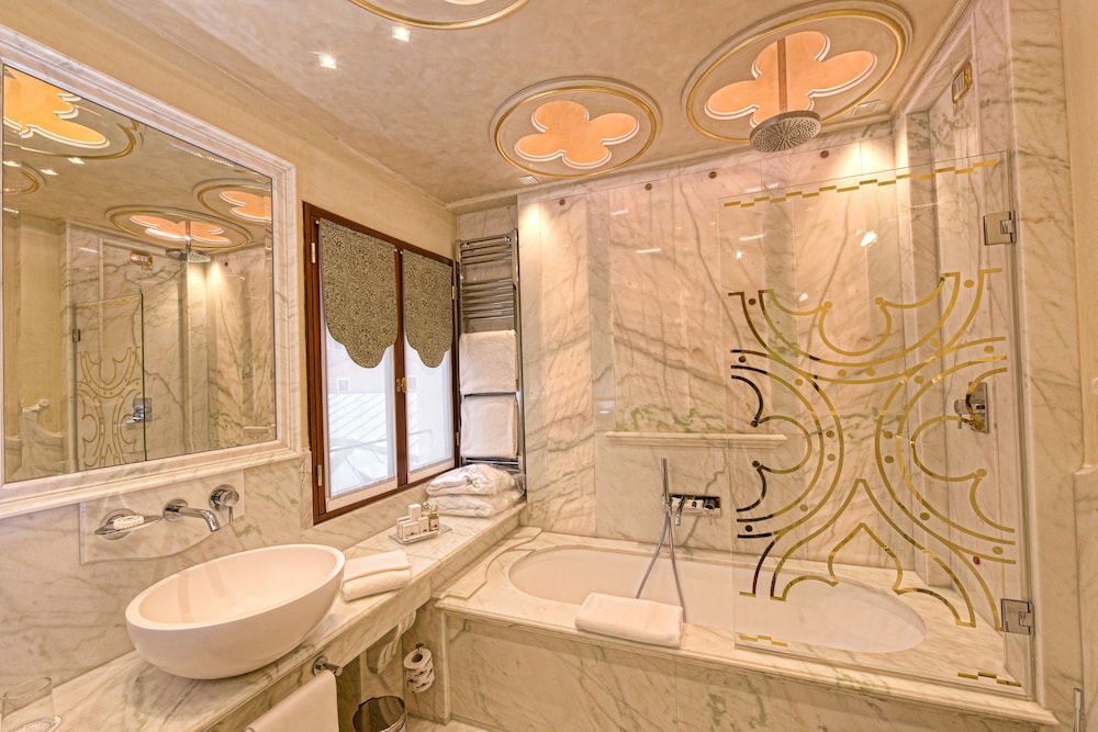 Hotel Monaco & Grand Canal — Hotel rooms in Venice, Veneto