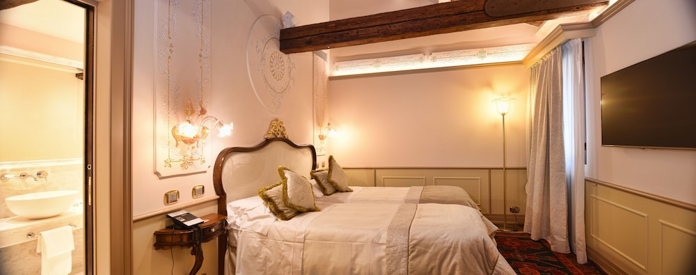 Hotel Monaco & Grand Canal — Hotel rooms in Venice, Veneto