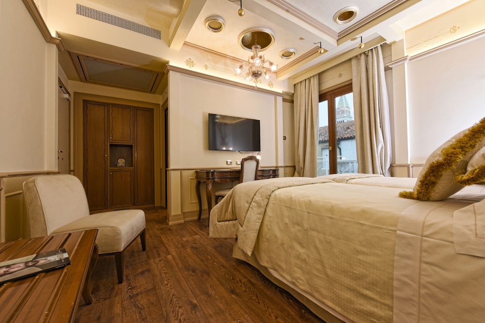 Hotel Monaco & Grand Canal — Hotel rooms in Venice, Veneto