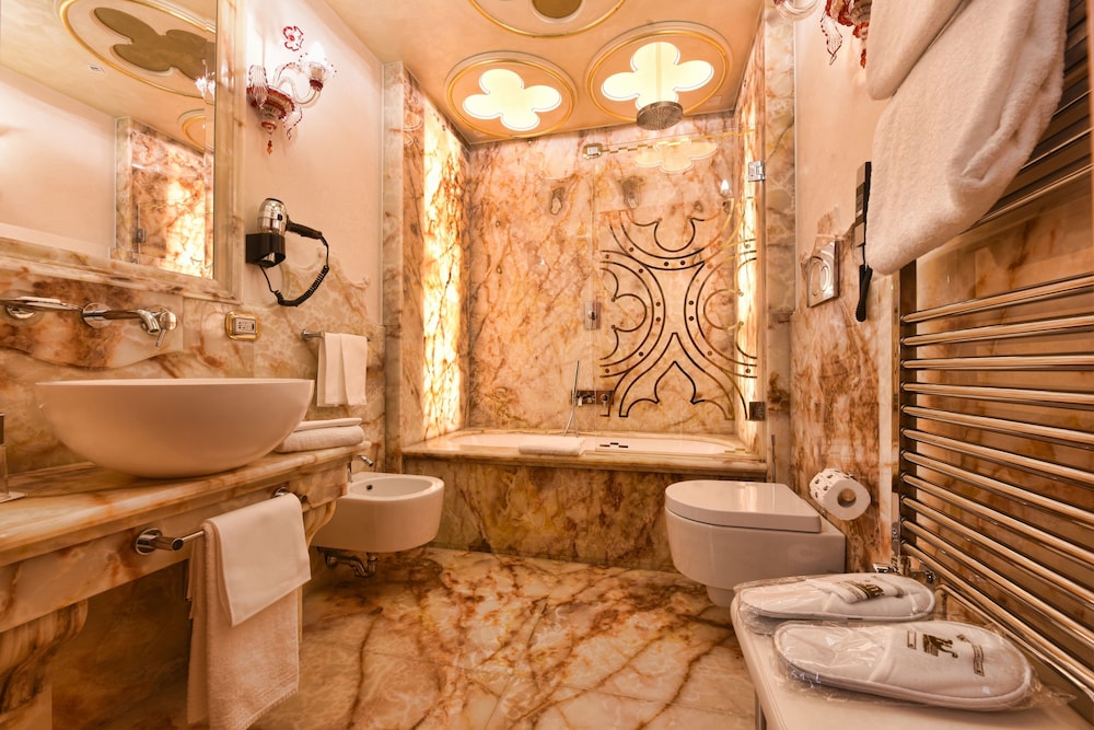 Hotel Monaco & Grand Canal — Hotel rooms in Venice, Veneto