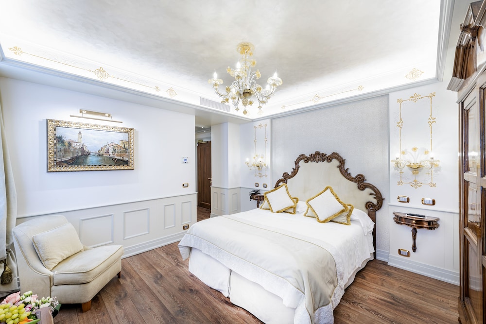 Hotel Monaco & Grand Canal — Hotel rooms in Venice, Veneto