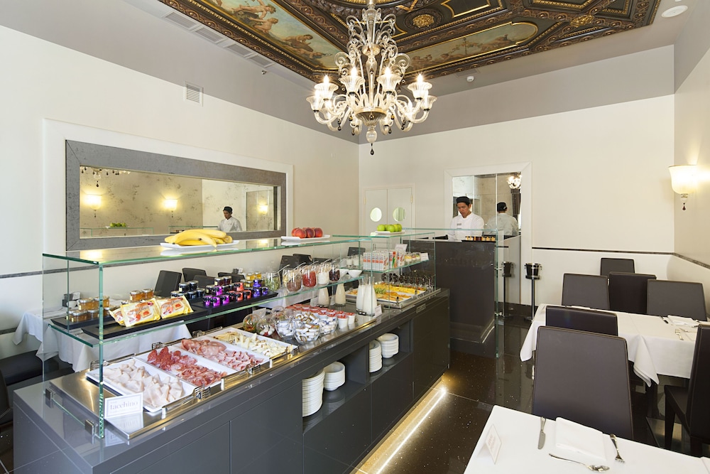 Venezia Palazzo Barocci — Restaurant & bars in Venice, Veneto