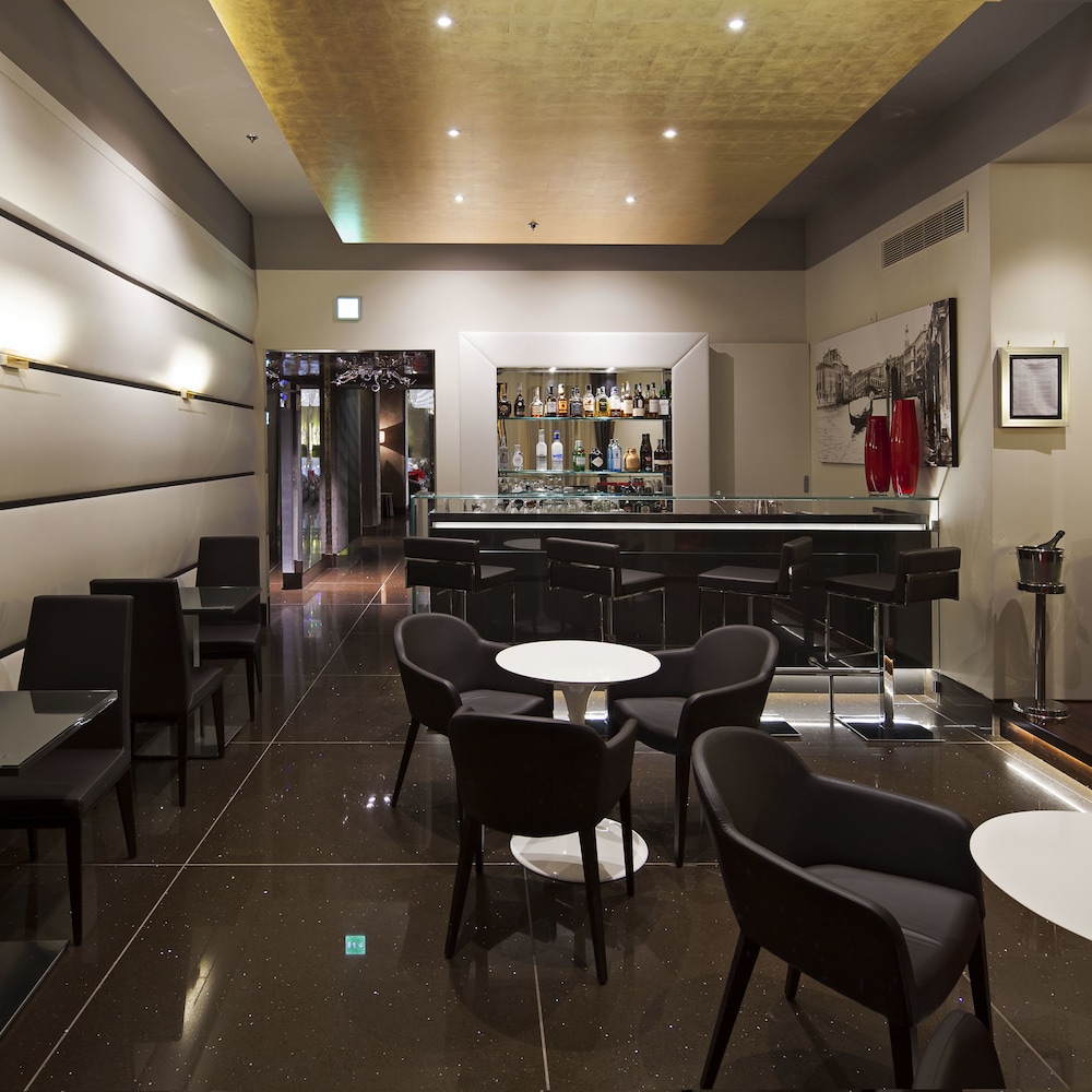Venezia Palazzo Barocci — Restaurant & bars in Venice, Veneto